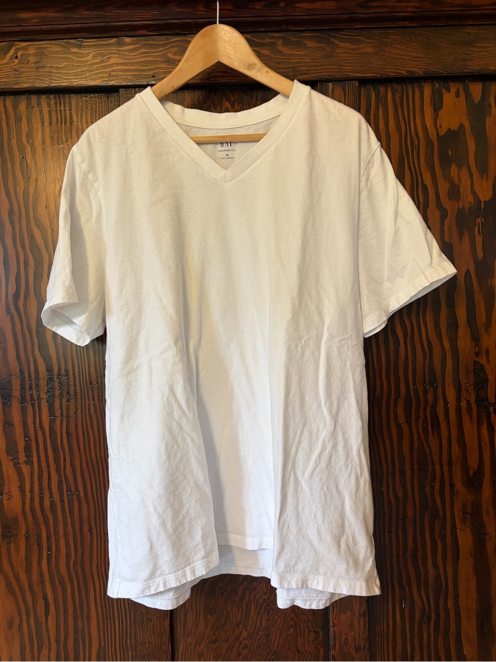 Gap Classic Men's White V-Neck Short Sleeve Tee